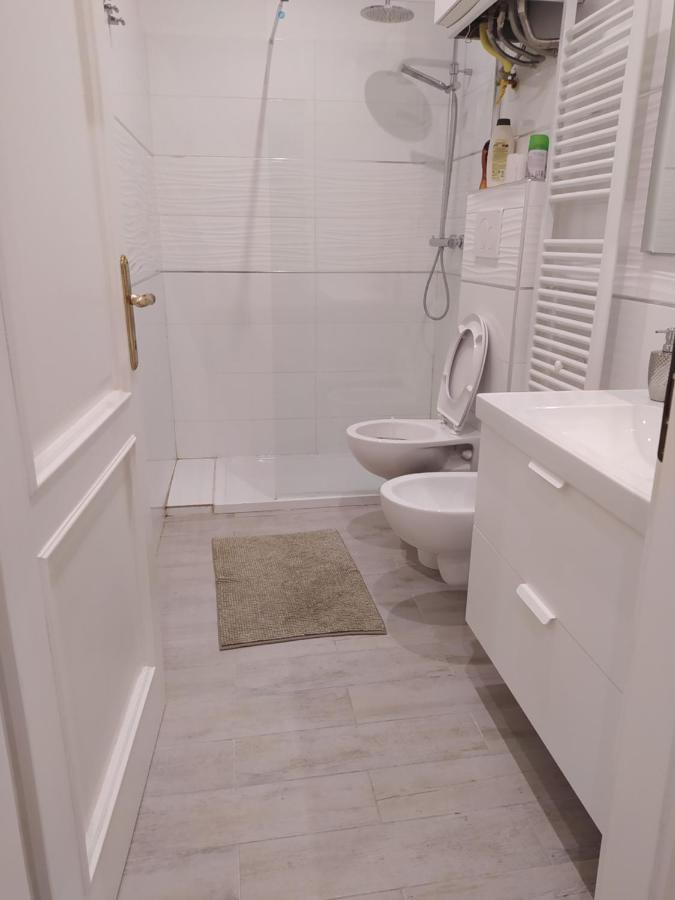Modern With Private Bathroom Affittacamere Trento