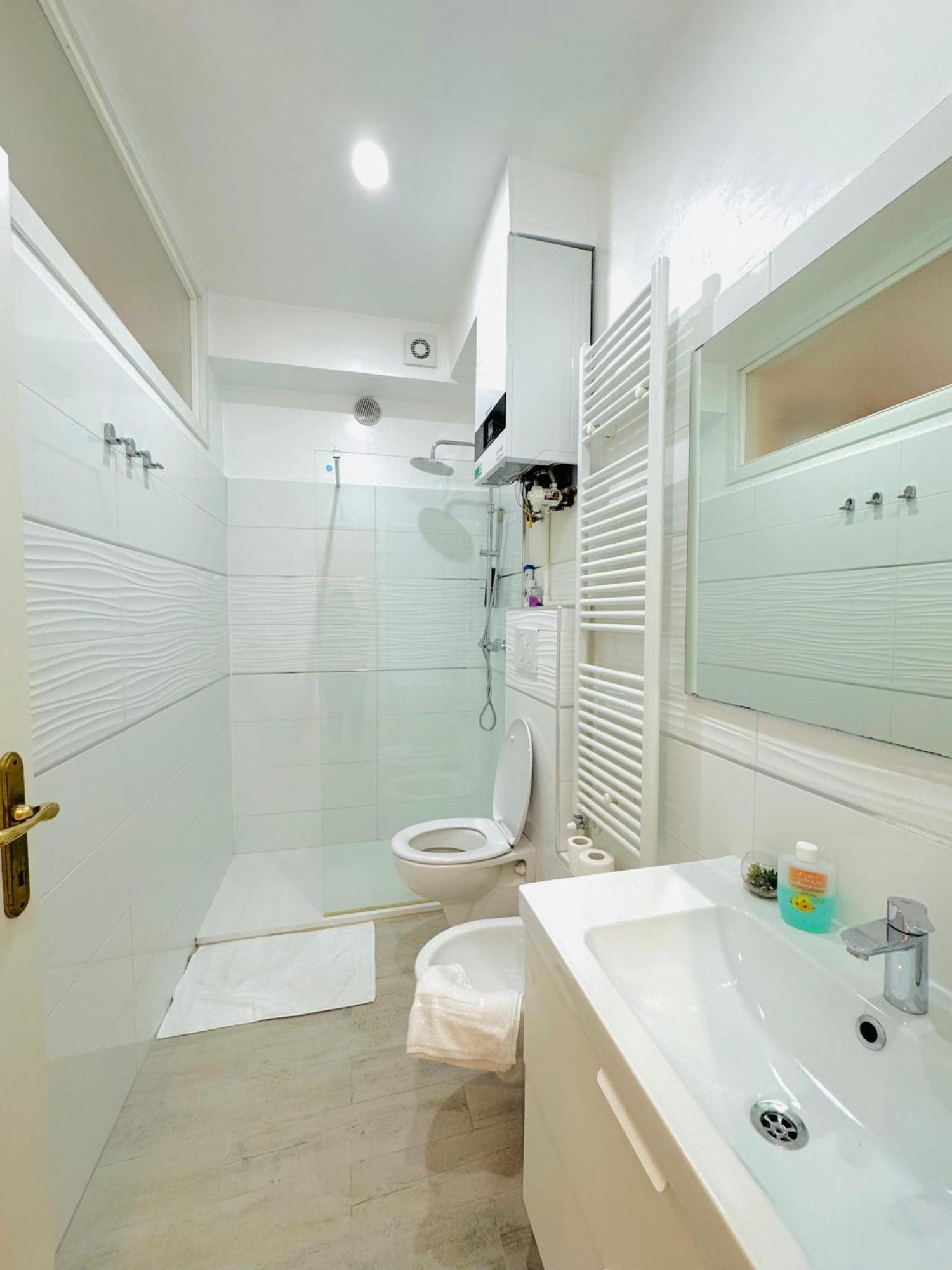 Affittacamere Modern With Private Bathroom 2*